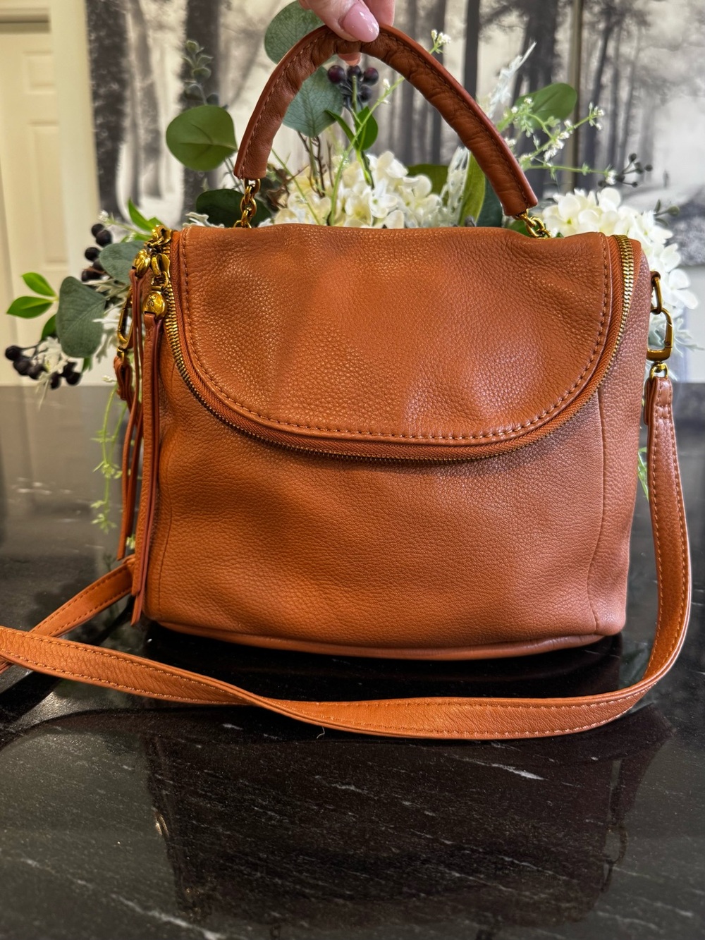 🧡HOBO Fern Foldover Leather Crossbody Messenger Cognac - Picture 4 of 16